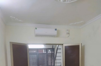 Cho thuê Ở GĐ, NHÓM ĐI LÀM nhà nguyên căn tại ngõ 219 Định Công Thượng, 55m2 x 2 tầng, 4N, 11.5 Triệu.
